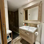 Апартаменты Charming Little Duplex Historic Center! Монпелье
