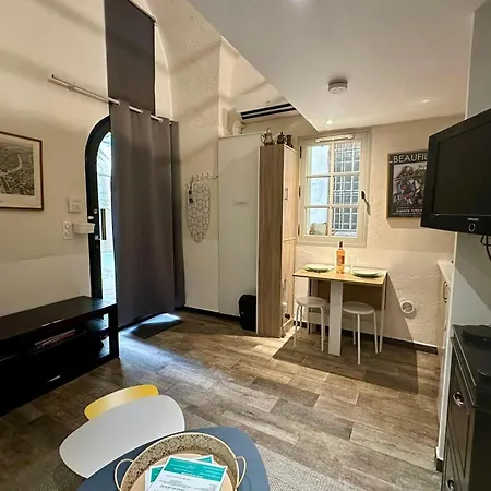 Charming Little Duplex Historic Center! Montpellier