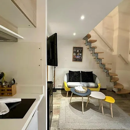 Charming Little Duplex Historic Center! Apartamento *