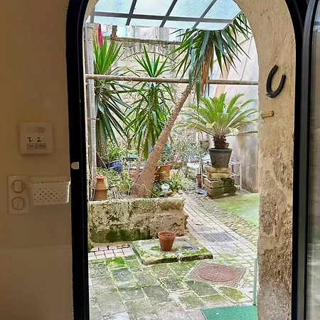 Charming Little Duplex Historic Center! Montpellier
